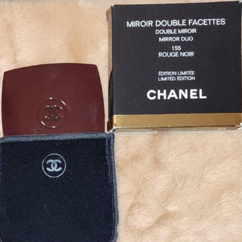 CHANEL Rouge Noir Mirror & Nail file Set - Picture 5 of 10